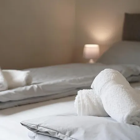 Bright With Free Private Parking 梅拉诺