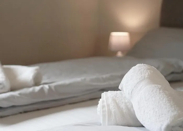 Bright With Free Private Parking 梅拉诺